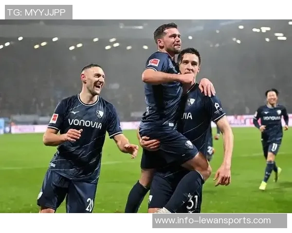 足球圈内的荣耀与挑战球员转会背后的故事与未来展望